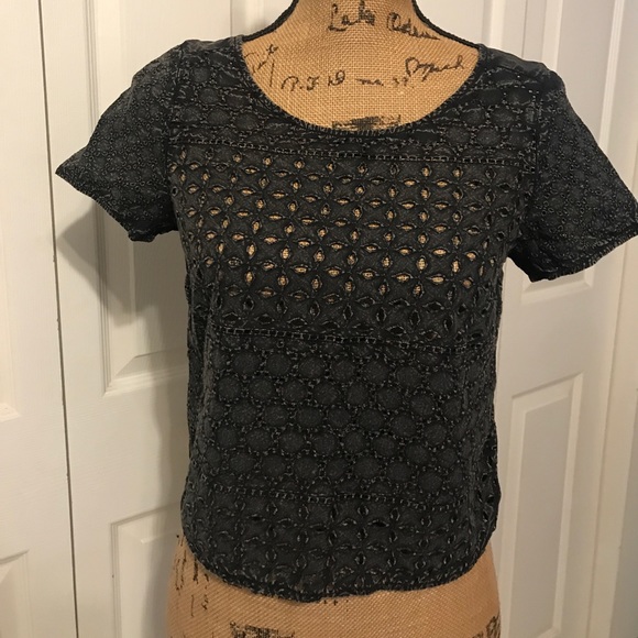 American Eagle Charcoal Eyelet Top size XS - Picture 4 of 7